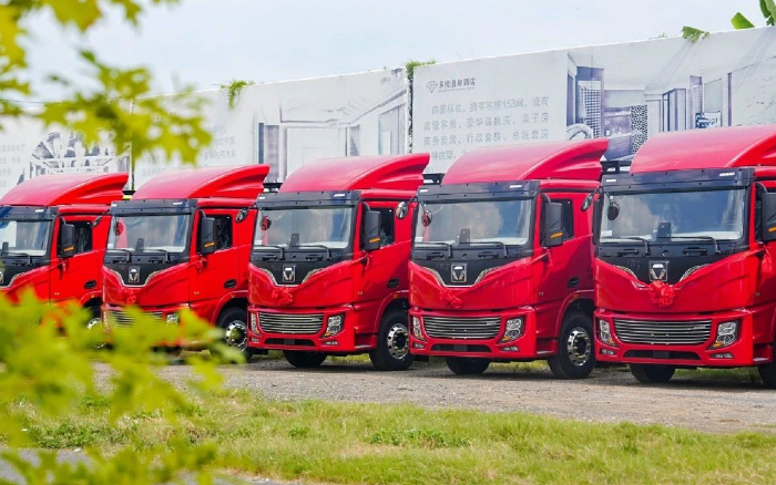 燃動(dòng)福建！百臺(tái)徐工新能源電動(dòng)牽引車(chē)交付