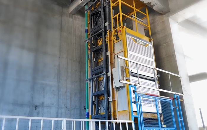 性能典范！徐工井道施工升降機助建超高層商務中心項目