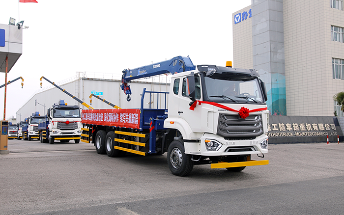 徐工SQS250隨車起重機批量發(fā)車，助力 “一帶一路” 沿線基建騰飛